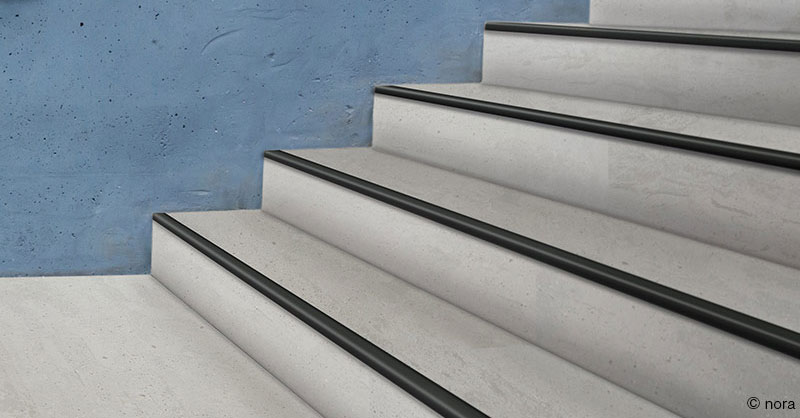 Treppe mit Stufenmarkierung